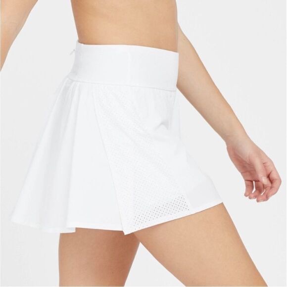 SPANX The Get Moving Short NWT Small $72 - Picture 4 of 5